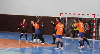 Hentbol maçları tam gaz