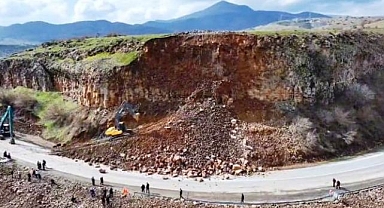 Heyelan yolu kapattı!