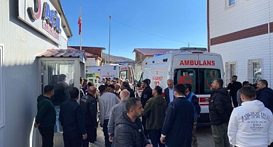 Yolun karşısına geçmeye çalışan çocuklara çarptı