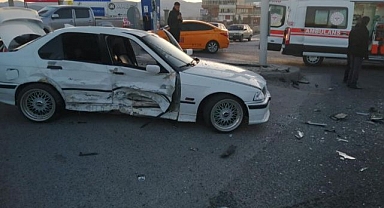 Kavşakta feci kaza!