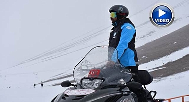 Kayak keyfi yarıda kalmasın diye görevdeler!