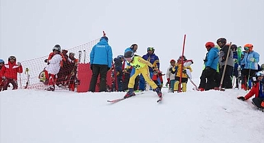 Kayak merkezi sporcularla şenlendi