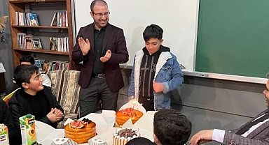 Öğrencilere doğum günü sürprizi