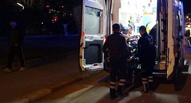 Otomobille çarpışınca yola savruldu