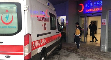Oynadıkları tabanca ateş aldı