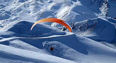 Palandöken’de yamaç paraşütü keyfi