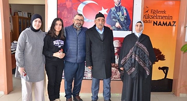 Şehit ailesinden oğullarının isminin verildiği okula ziyaret