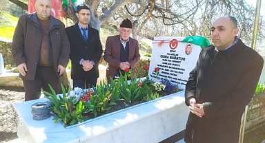 Şehit asker mezarı başında anıldı