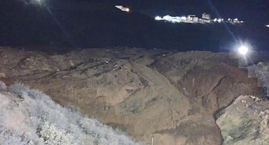 Toprak altında kalan işçiler için çalışmalar sürüyor