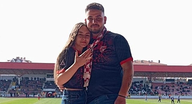 Tribünden haykırdı: Benimle evlenir misin?