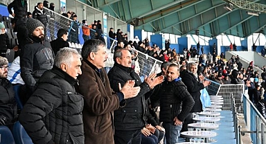 Vali Çiftçi'den Dadaş’a tribünden destek