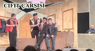 .. Ve o esnada Bekçi Bekir girer sahneye