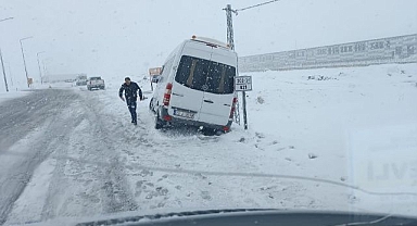 10 aracın karıştığı zincirleme kazada 16 yaralı