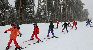 600 öğrenciye kayak eğitimi