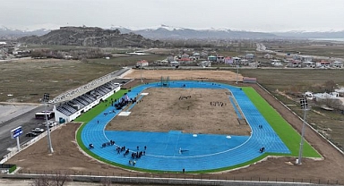 8 kulvarlı atletizm pisti hizmete açıldı
