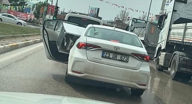 Bağaja sığmayan buzdolabına ilginç çözüm