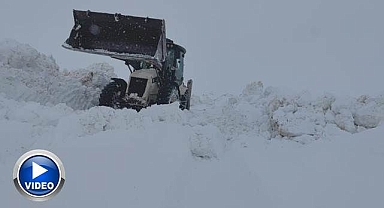 Baharda 4 metrelik karda yol açma çalışması