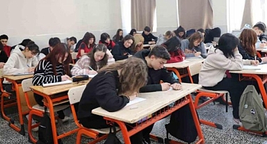 Bilgi şöleni havasında mektup kardeşliği