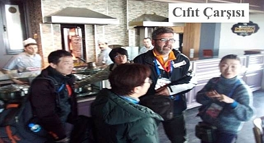 Çekik gözler bizi izliyor..