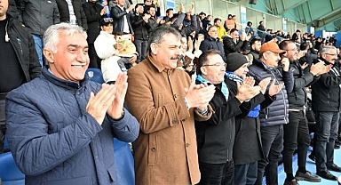 Dadaşa tribünden tam destek