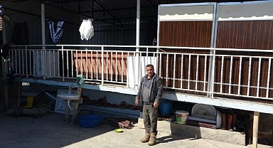 Depremde çöken evini bakın nasıl güçlendirdi