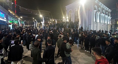 Derbi coşkusuyla caddeleri doldurdular