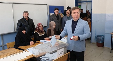 Doğu Anadolu'da valiler oyunu kullandı