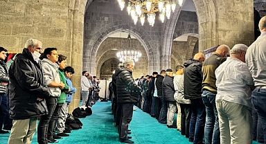 Erzurum'da Enderun usulü teravih