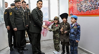 Erzurum'da miniklerden askerlere mektup