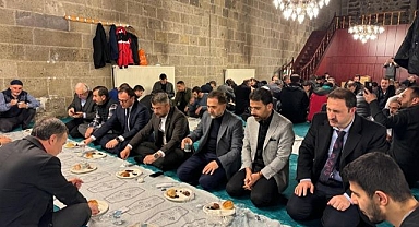 Erzurum Ulu Cami’de sessiz iftar