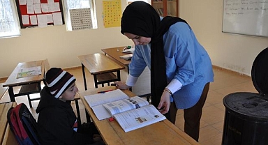 Fedakar öğretmen öğrencisi için yollarda...