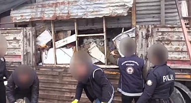 Gizli bölmede yakalandılar