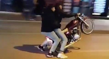 Hem canlarını, hem trafiği tehlikeye attılar
