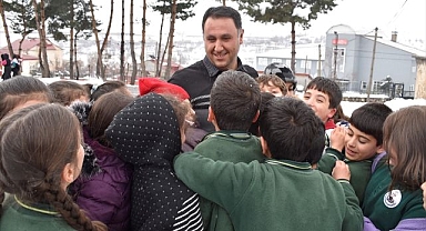 Kanser hastası öğretmene öğrencileri şifa oldu