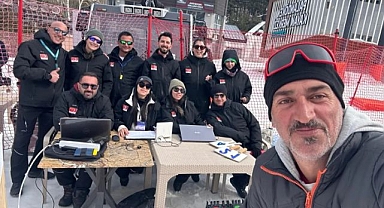 Kar voleybolunda hakemler göz doldurdu