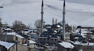Kar yağışı Aşkale’yi esir aldı