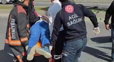Kontrolden çıkıp refüje çarptı