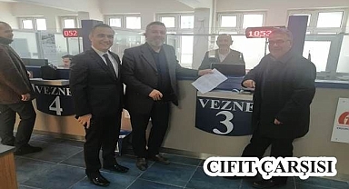 Oğlu emekli olmasın diye babasının ayağına gitti!