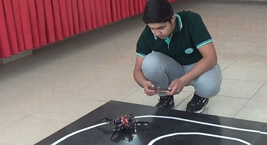 Öğrencilerden arama kurtarma robotu