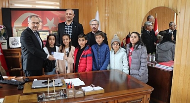 Öğrencilerden Filistin'e anlamlı destek