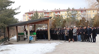 Erzurum'da öldürülen anne ve kızına acı veda