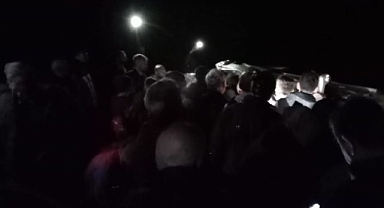 Uçuruma düşmekten son anda kurtuldu