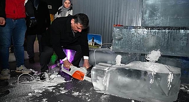 Vali Çiftçi'nin buzdan heykel deneyimi