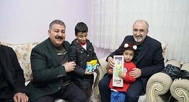 Yavilioğlu, teravih sonrası vatandaşı dinledi