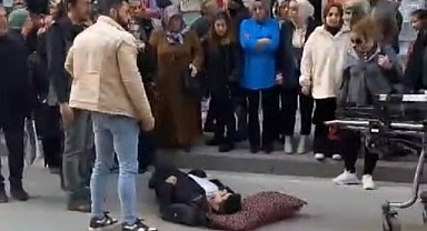 Yolun karşısına geçmeye çalışıyordu; Araba çarptı!