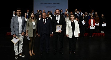 Atatürk Üniversitesi’nde ödüller sahiplerini buldu  