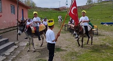 Atlı eşekli kutlama
