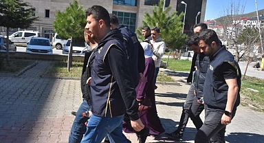 ‘Bombacı Mülayim’ ve 2 polis adliyede