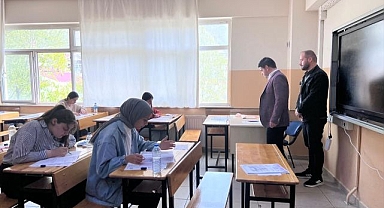 Bursluluk sınavında ter döktüler