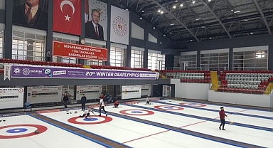 Curlingte ilk taşlar atıldı